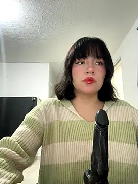 aliciia 23 online show from 10-04-25, 04:47
