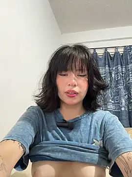 Snapshot of aliciia_23 chatting on 11-27-25, 03:18 aliciia 23 online show from 11-27-25, 03:18