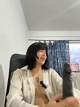 Snapshot of aliciia_23 chatting on 11-21-25, 10:53 aliciia 23 online show from 11-21-25, 10:53