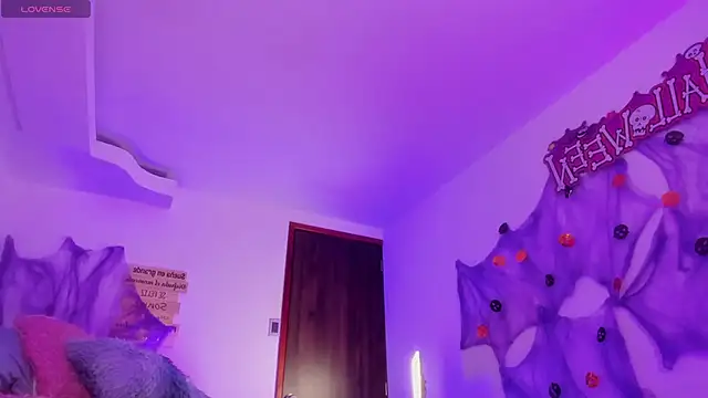 kiara velvet  online show from 10-29-25, 03:27