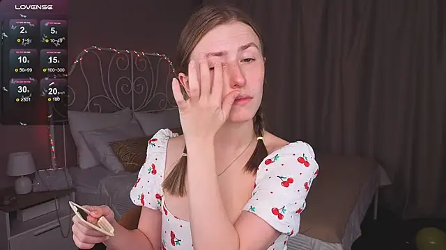 Snapshot of VesperaCeleste chatting on 10-02-25, 05:33 VesperaCeleste online show from 10-02-25, 05:33