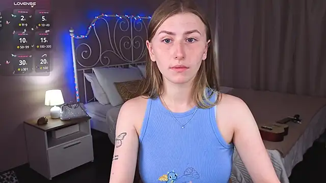 Snapshot of VesperaCeleste chatting on 10-11-25, 05:41 VesperaCeleste online show from 10-11-25, 05:41