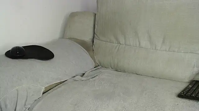 Snapshot of Raycatt1 chatting on 05-30-26, 03:28 Raycatt1 online show from 05-30-26, 03:28