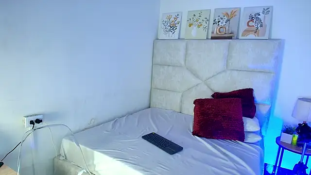 Snapshot of elizawiliamst chatting on 07-24-26, 11:17 elizawiliamst online show from 07-24-26, 11:17