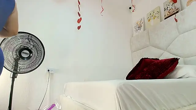 elizawiliamst online show from 03-18-26, 02:08