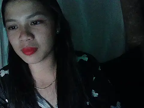 Snapshot of Zachariah_05 chatting on 05-08-26, 12:31 Zachariah 05 online show from 05-08-26, 12:31