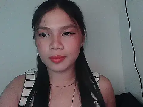 Snapshot of Zachariah_05 chatting on 05-17-26, 08:47 Zachariah 05 online show from 05-17-26, 08:47