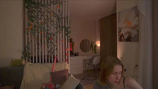 sofiapurex online show from 12-17-25, 08:47