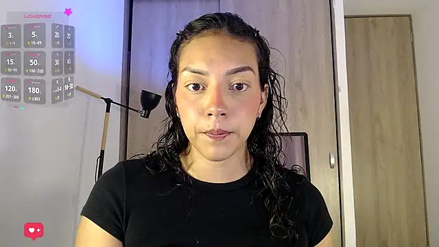 Snapshot of WendySuns_ chatting on 10-18-25, 01:07 WendySuns online show from 10-18-25, 01:07