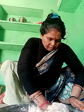 Snapshot of Manavi_x chatting on 05-12-26, 05:04 Manavi x online show from 05-12-26, 05:04