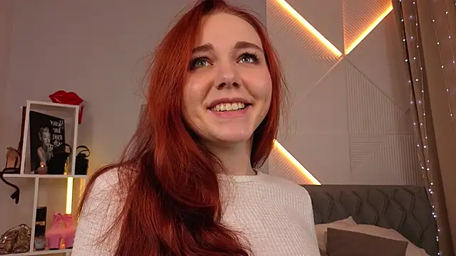 Snapshot of PollyVinice chatting on 09-30-25, 11:49 PollyVinice online show from 09-30-25, 11:49