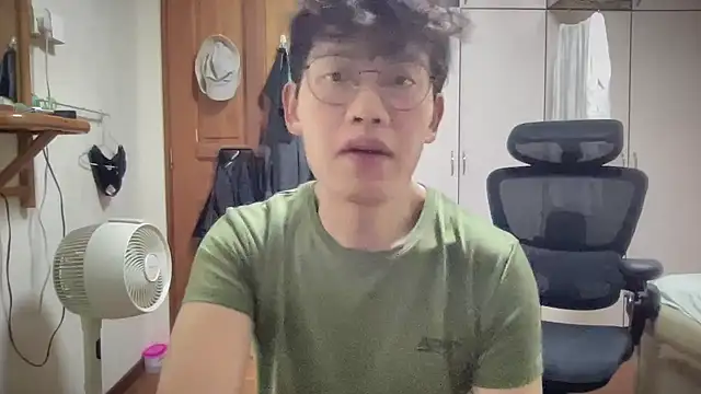 Passionatetwink2 online show from 10-10-25, 05:14