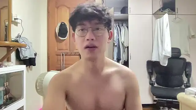 Passionatetwink2 online show from 11-29-25, 11:10