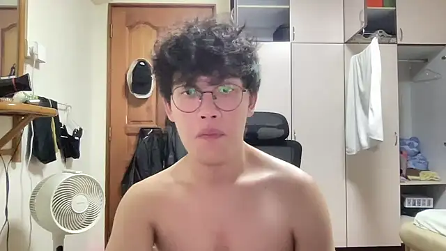 Passionatetwink2 online show from 11-07-25, 11:48