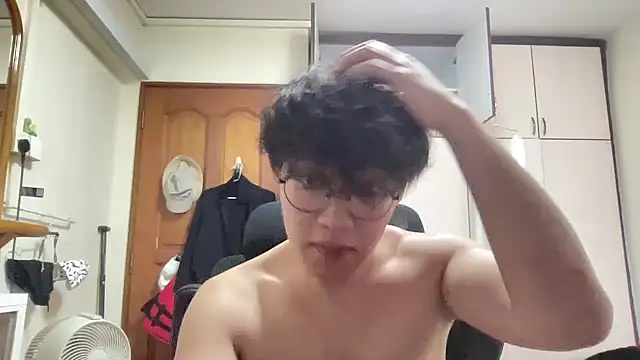 Passionatetwink2 online show from 03-05-26, 08:00