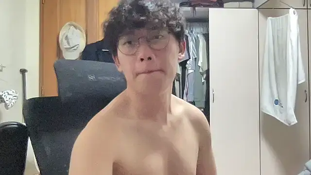Passionatetwink2 online show from 03-06-26, 10:43