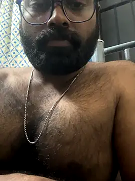 DJLOVE280825 online show from 10-28-25, 07:46