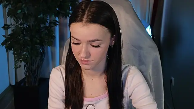 E l i z e  online show from 10-17-25, 05:22