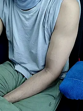 chocolate alone online show from 10-27-25, 07:53