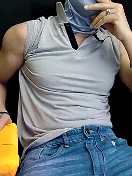 chocolate alone online show from 10-31-25, 05:26