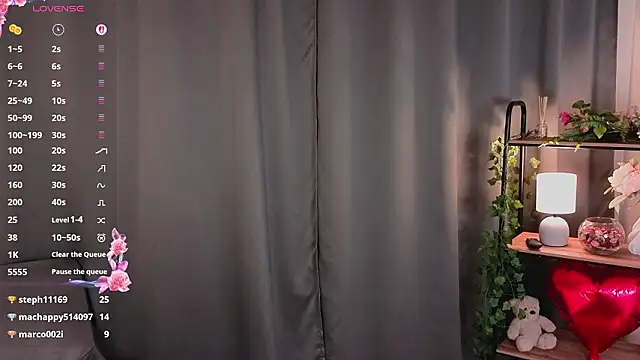 AnnieKim  online show from 03-12-26, 04:44