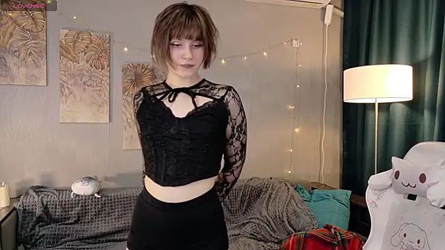 KikiMoor online show from 02-26-26, 10:04