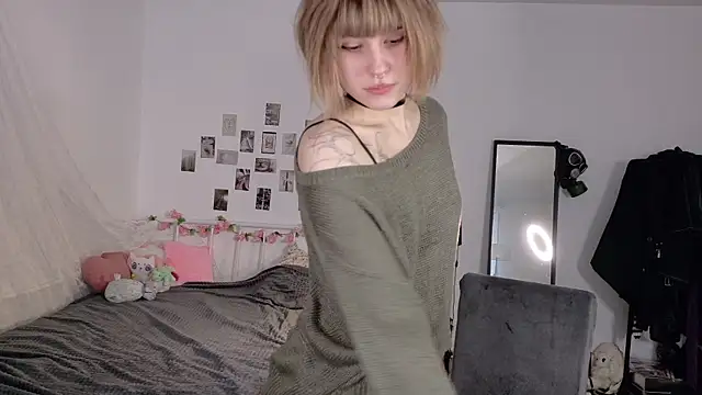 Snapshot of KikiMoor chatting on 05-26-26, 10:24 KikiMoor online show from 05-26-26, 10:24