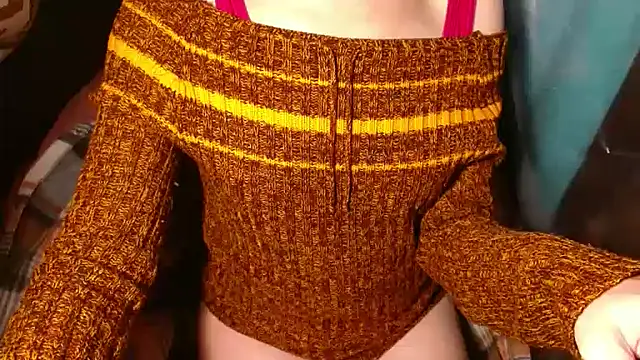 Snapshot of LorraineOSun chatting on 02-22-26, 07:48 LorraineOSun online show from 02-22-26, 07:48