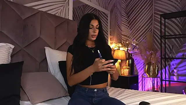 EvaRhea online show from 04-05-26, 03:02