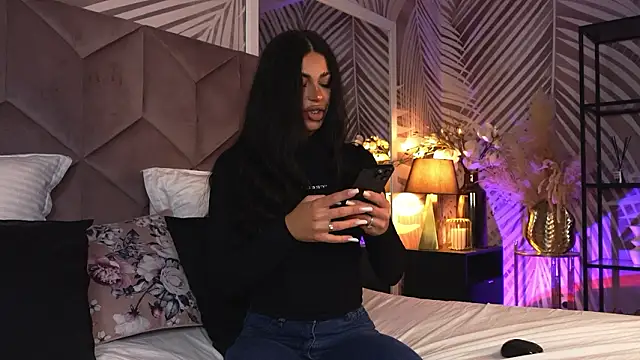 EvaRhea online show from 03-30-26, 02:57