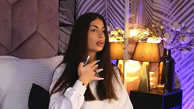 EvaRhea online show from 11-19-25, 03:50