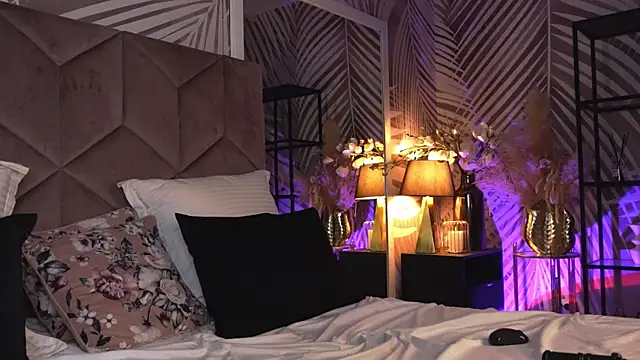 EvaRhea online show from 04-08-26, 02:57