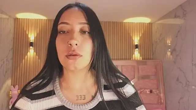 Snapshot of m_eris_s chatting on 01-17-26, 01:04 m eris s online show from 01-17-26, 01:04