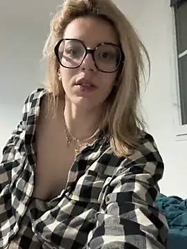 DouceAngela69 online show from 02-07-26, 06:27