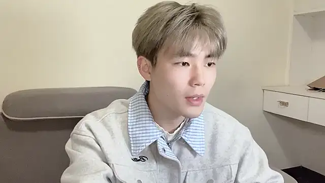 xiaoyang5200 online show from 01-17-26, 02:31