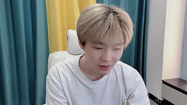 xiaoyang5200 online show from 03-10-26, 02:43