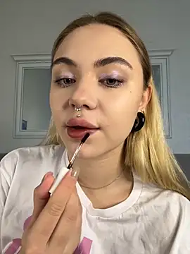 Snapshot of LunaMillie chatting on 09-25-25, 04:40 LunaMillie online show from 09-25-25, 04:40