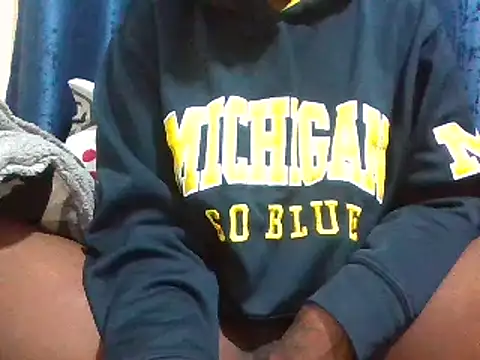 chocolatebarbiee online show from 12-22-25, 04:34