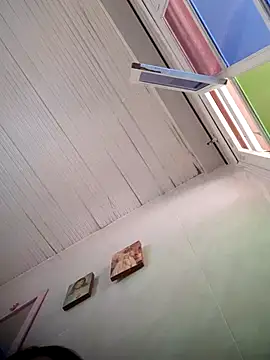 Snapshot of _anita_rojas chatting on 10-05-25, 01:24  anita rojas online show from 10-05-25, 01:24