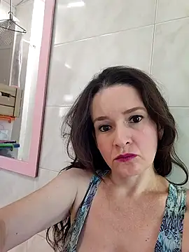 Snapshot of _anita_rojas chatting on 10-21-25, 02:05  anita rojas online show from 10-21-25, 02:05