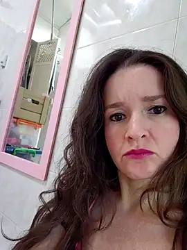 Snapshot of _anita_rojas chatting on 10-18-25, 01:24  anita rojas online show from 10-18-25, 01:24