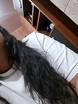 lauramartins7 online show from 01-07-26, 02:16