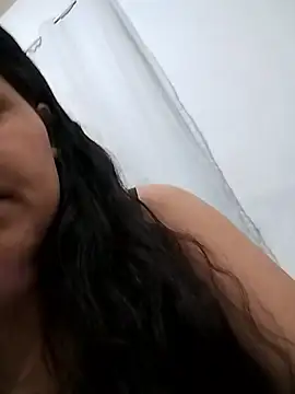 lauramartins7 online show from 01-10-26, 01:56