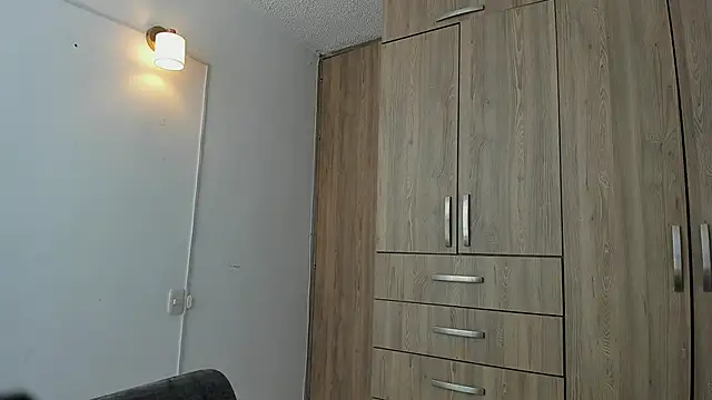 horny adiction online show from 10-21-25, 01:43