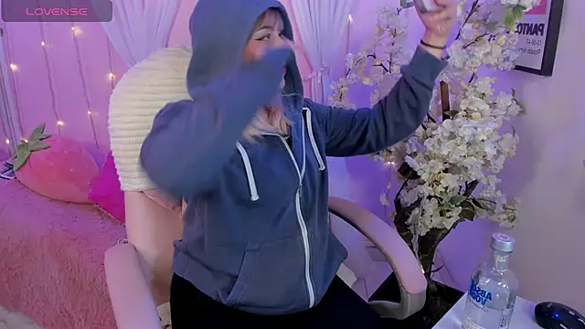 Jenny Wolridge  online show from 02-10-26, 12:09