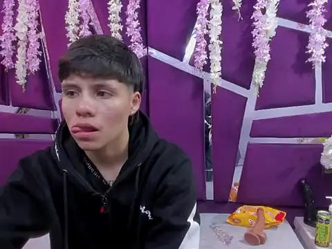 Bruno Cruzz online show from 12-17-25, 02:05