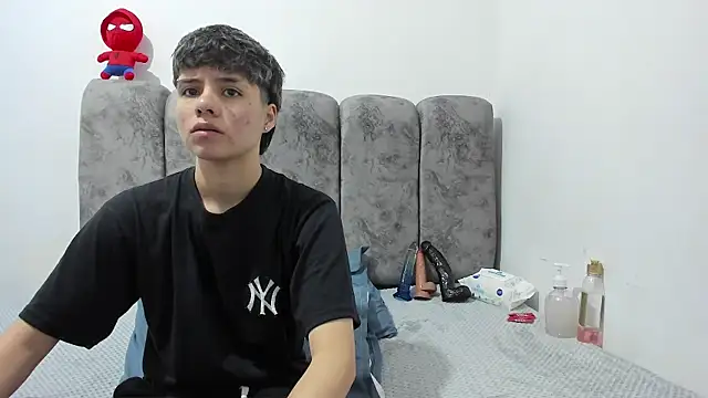 Snapshot of Bruno_Cruzz chatting on 05-22-26, 01:58 Bruno Cruzz online show from 05-22-26, 01:58