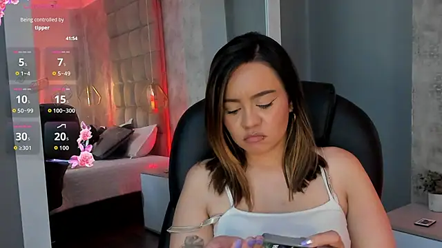 Sky Junne online show from 02-10-26, 06:07