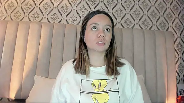 Sky Junne online show from 03-20-26, 04:41