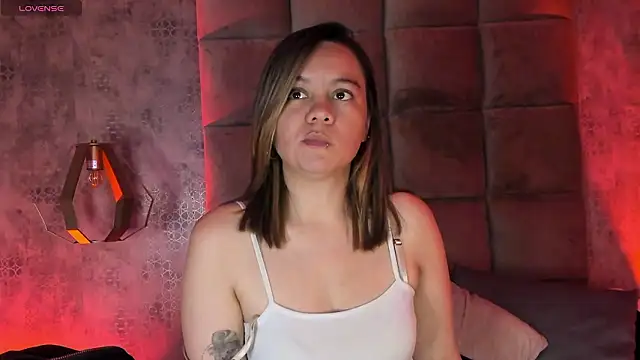 Sky Junne online show from 02-13-26, 05:02